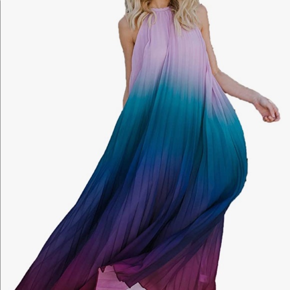 Gorgeous Pleated maxi dress - Picture 2 of 12